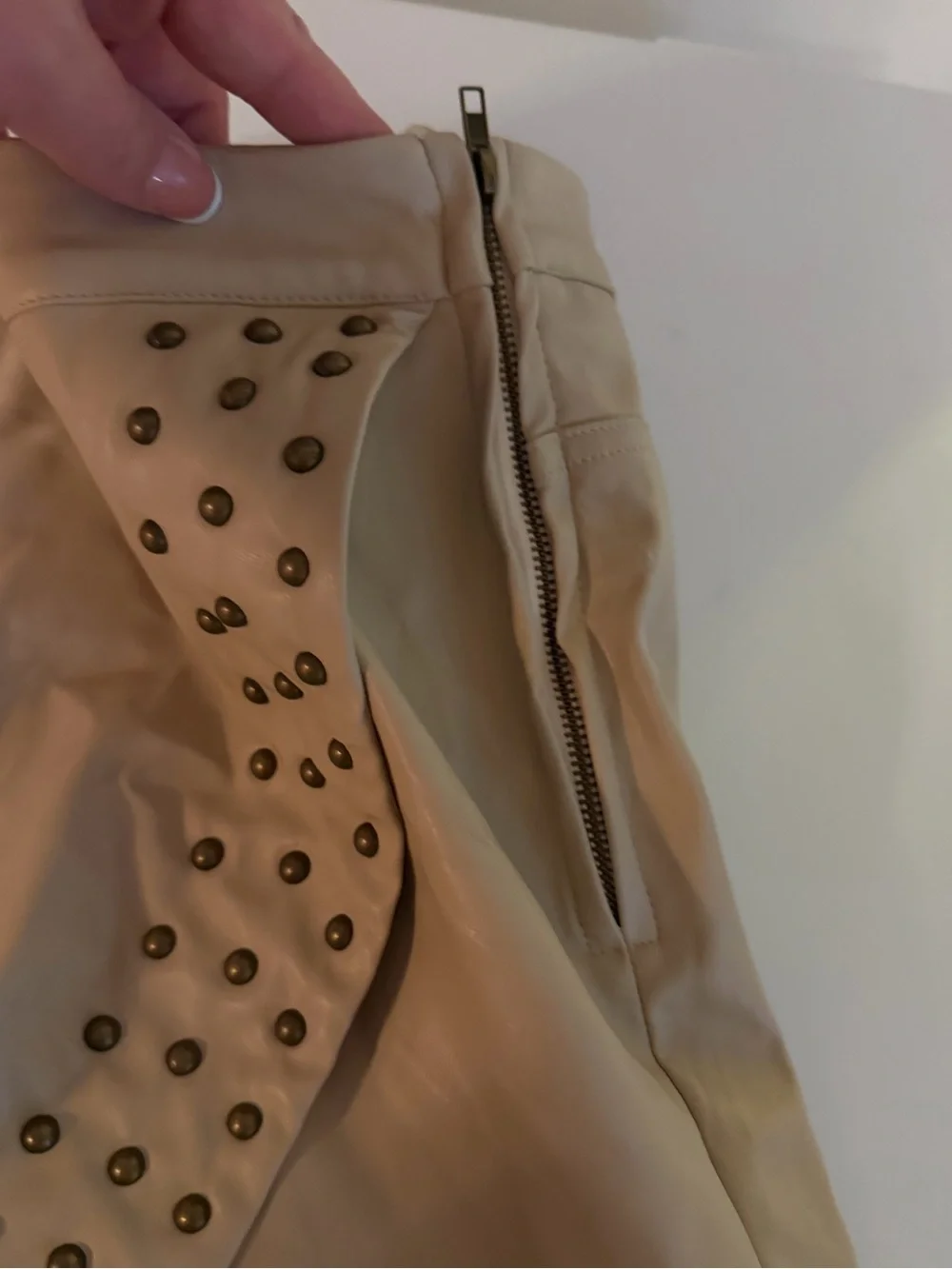 Entro Cream Beige Faux Leather Studded Wrap Skort High Waist Mini Shorts Size L